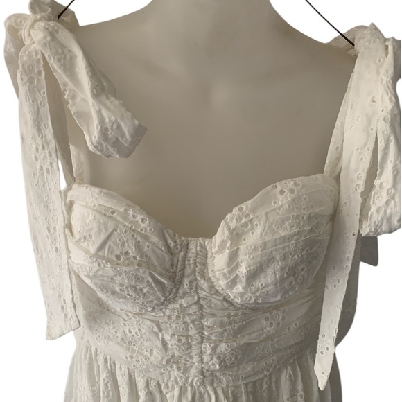 Petal & Pup NWT Women’s Embroidered Fiona Eyelet Tie Shoulder Maxi Dress XLarge - Picture 3 of 8